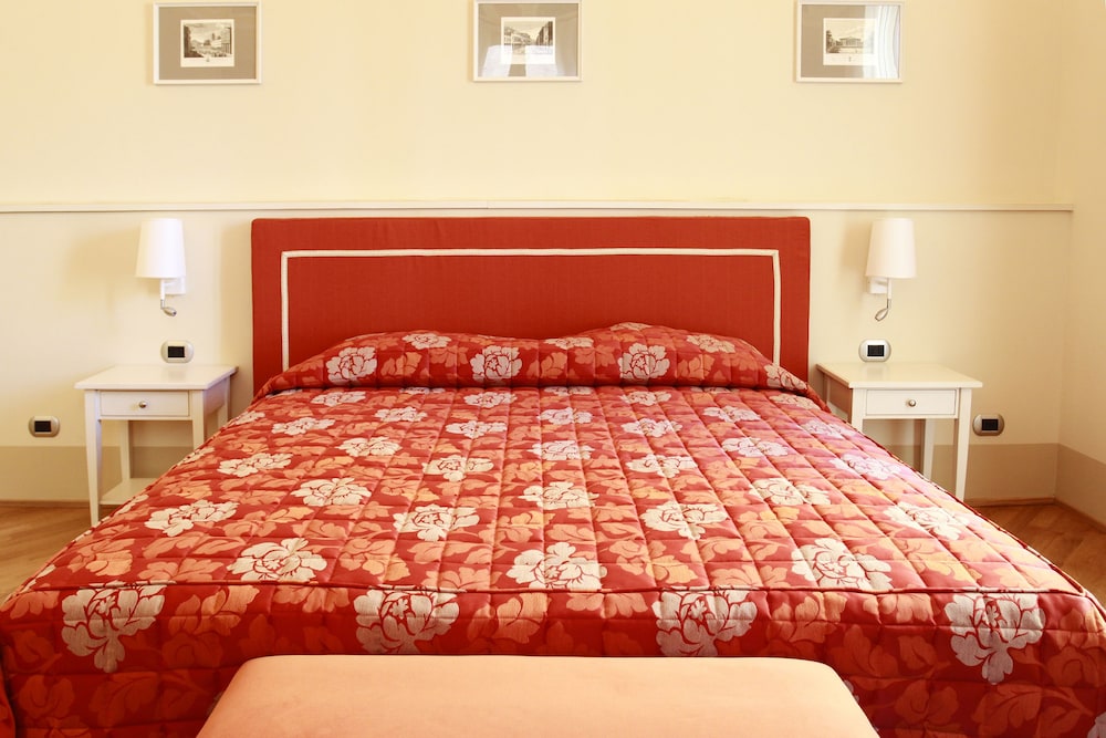 SUPERIOR, DOUBLE BED