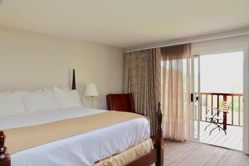 Fairbanks Inn 8/33