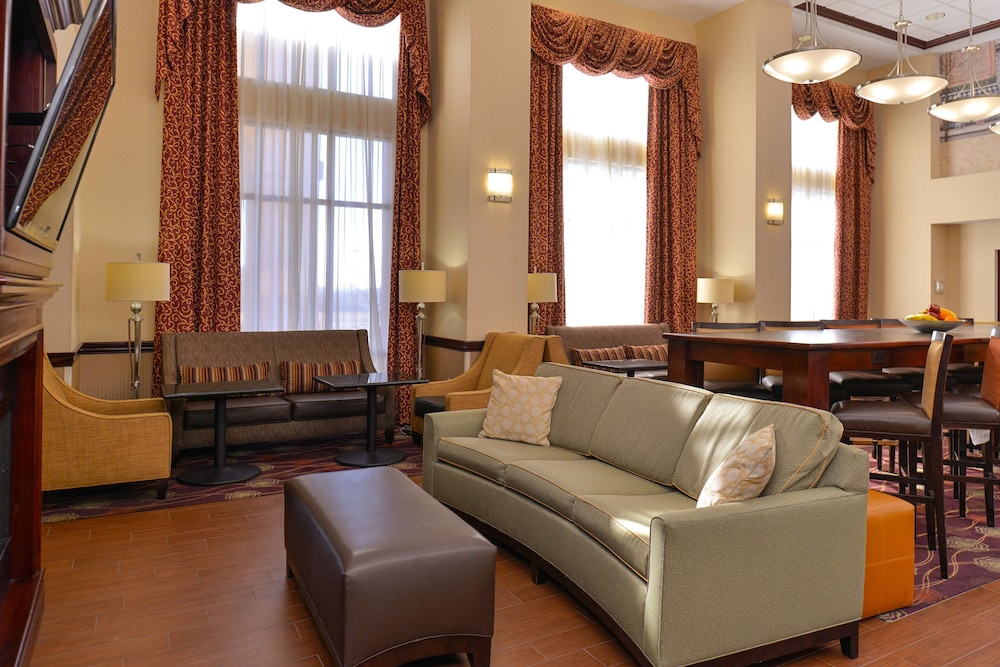 Hampton Inn Suites Dayton Vandalia 37/68