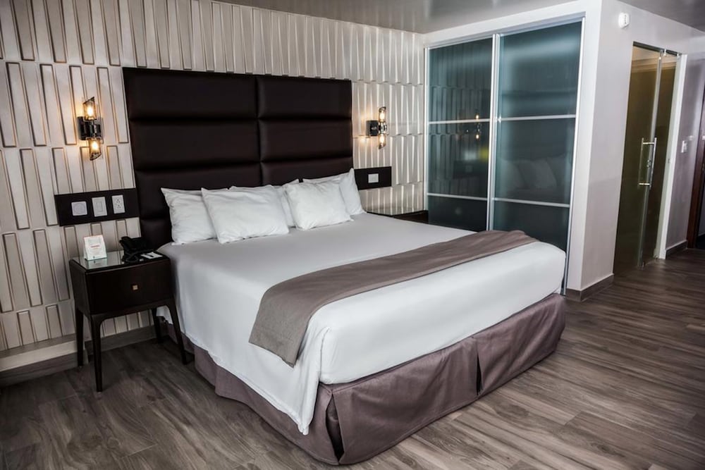 Plaza Paitilla Inn Hotel 18/50
