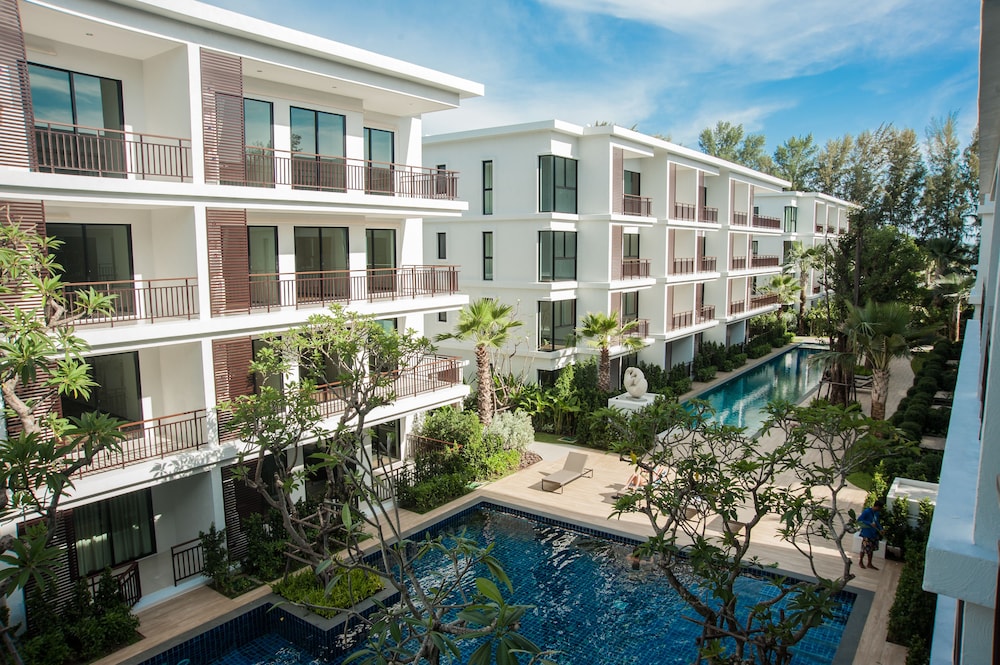 The Title KR Beach Condotel Rawai Phuket 1/37