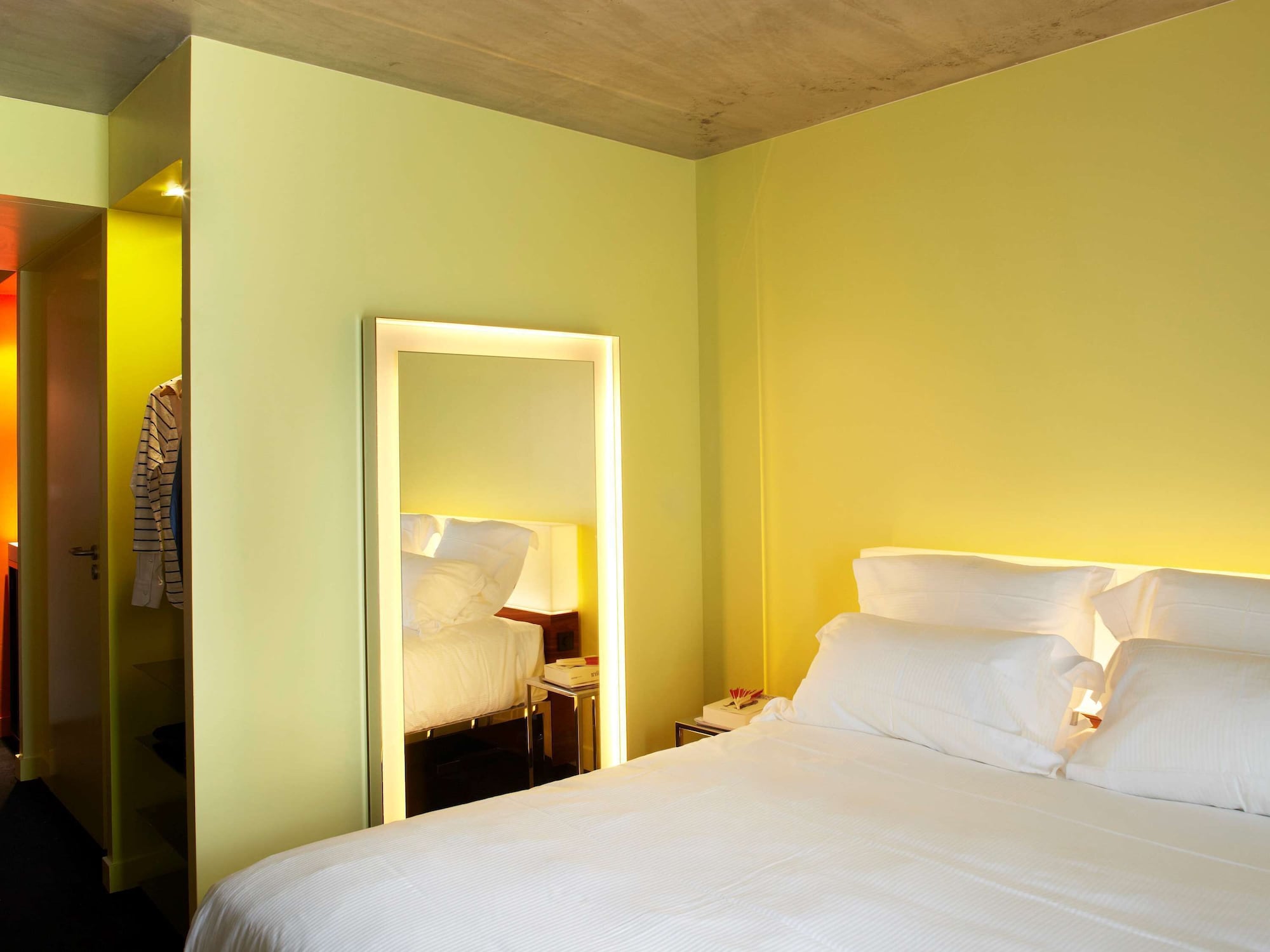 MAMA, MEDIUM, DOUBLE BED