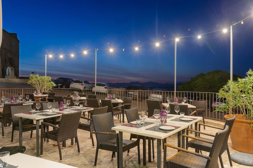 Petit Hotel Hostatgeria Sant Salvador 38/66
