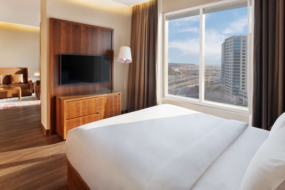Radisson Blu Dubai Canal View 25/75