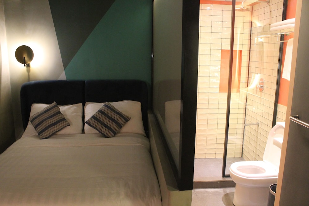 Citizen Hotel 34/50