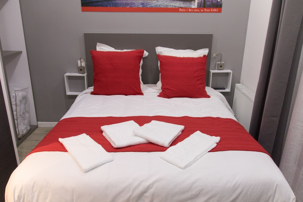 Paris Hotel Clichy 11/36