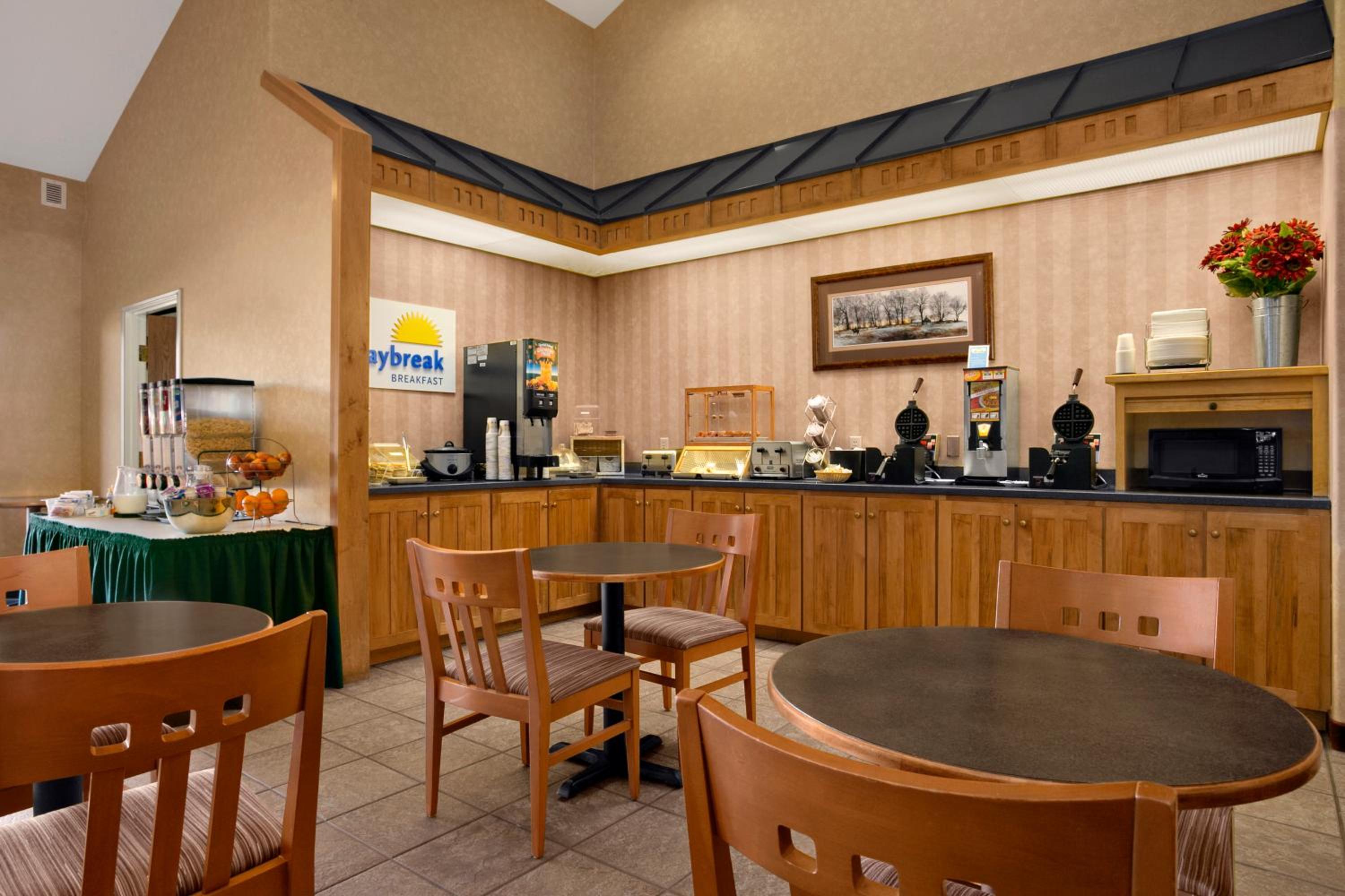 Days Inn By Wyndham Rapid City 27/39
