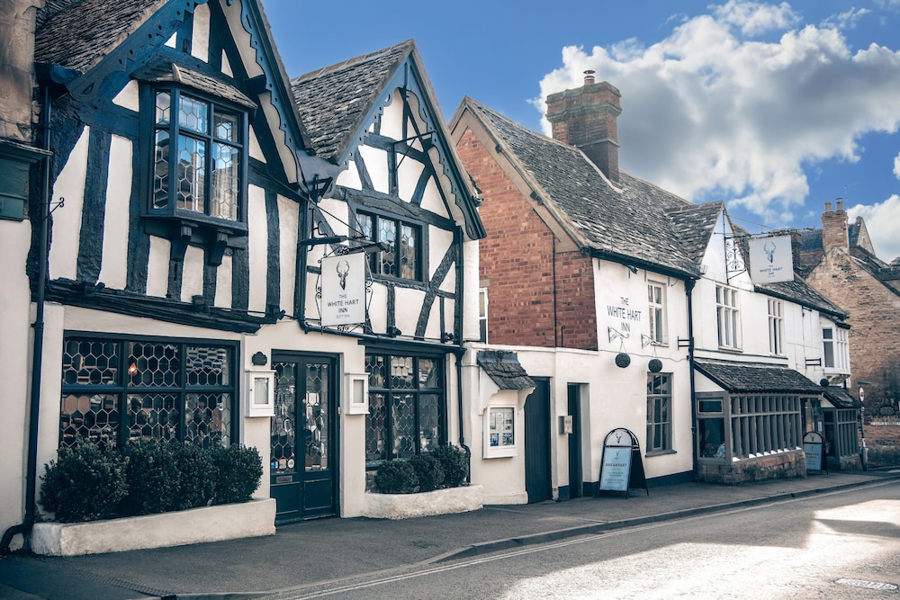 The White Hart Inn 52/55