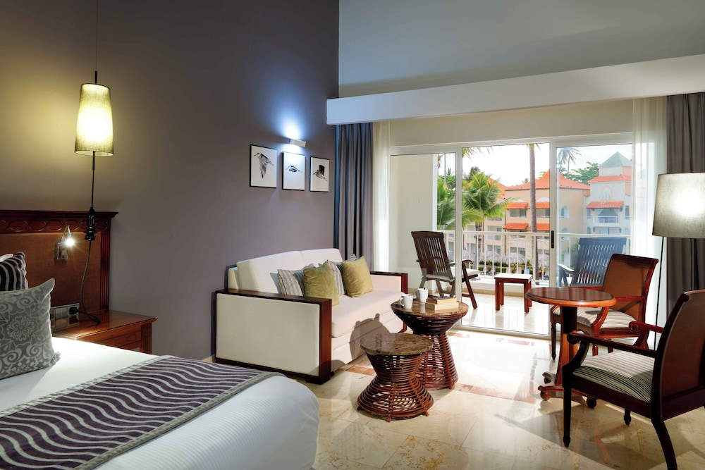 Junior Suite, Single, Pool Side