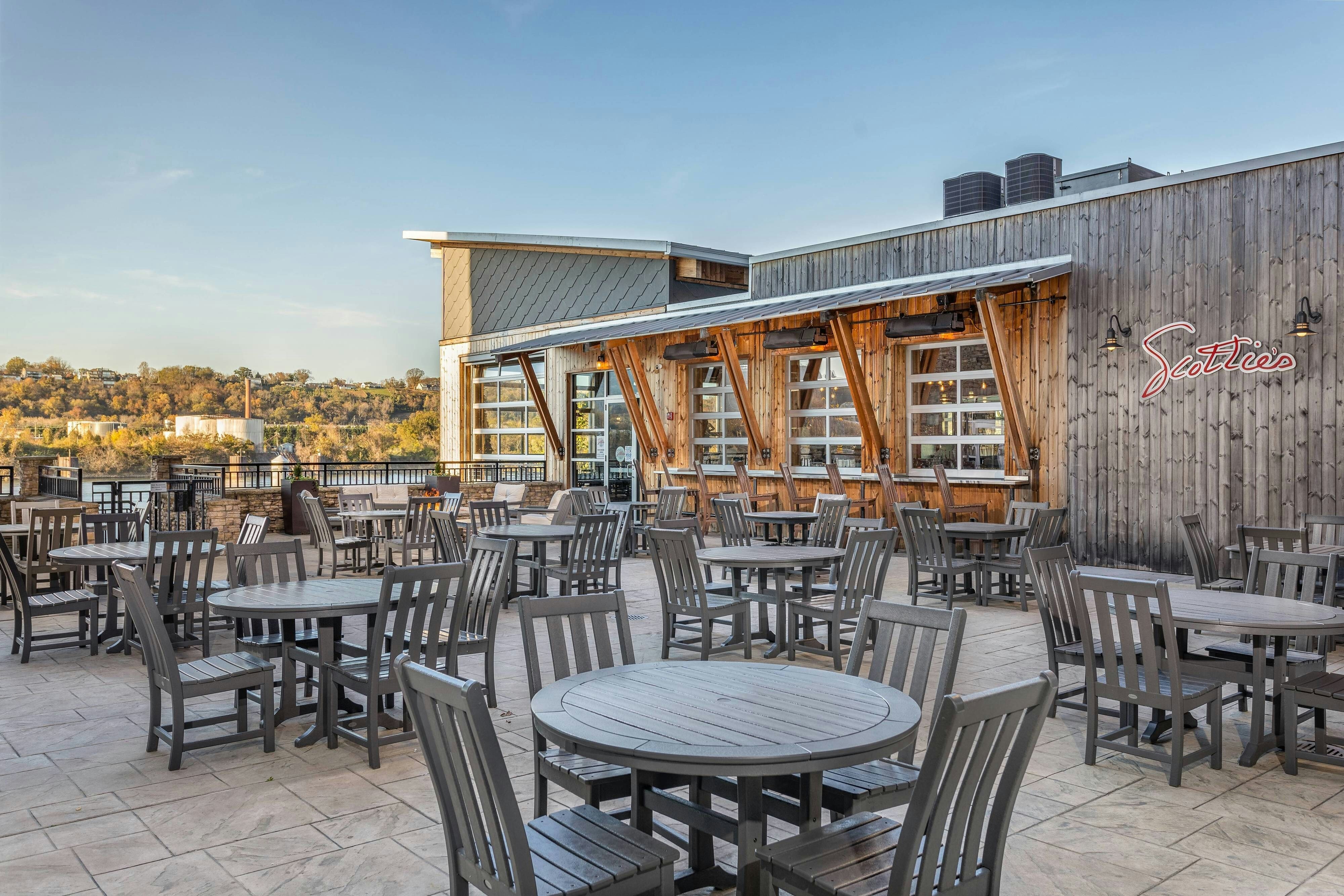 Springhill Suites Chattanooga Downtown Cameron Harbor 13/20