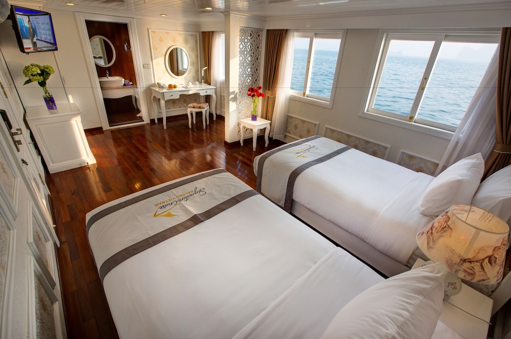 Signature Royal Halong Cruise 2/36
