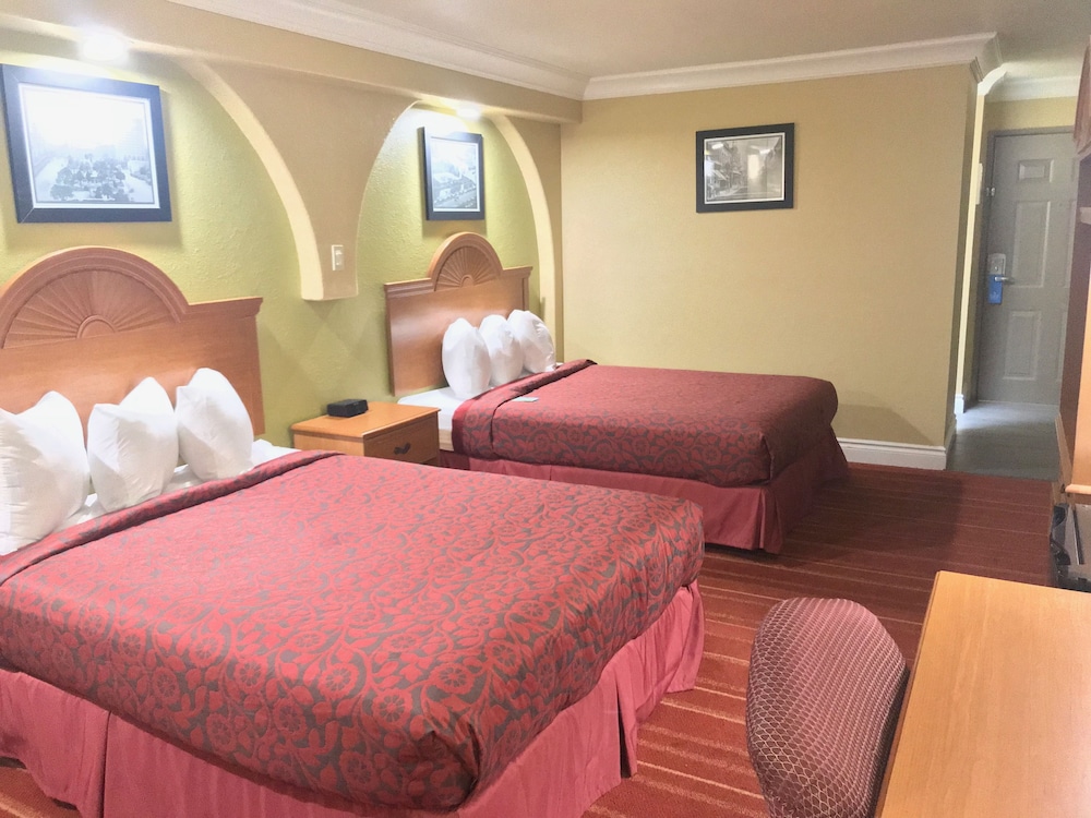 Days Inn by Wyndham San Antonio Airport 18/37