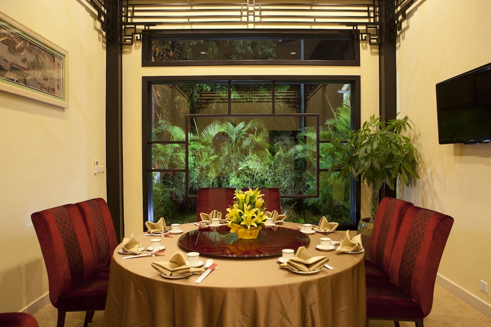 Almond Hotel - Phnom Penh 47/50