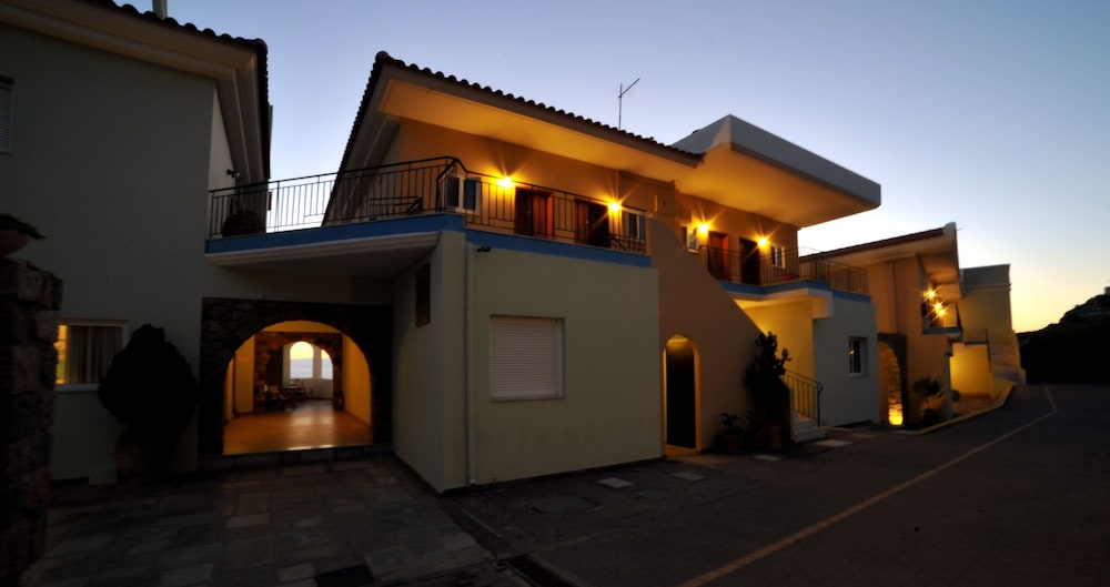 Elea Mare in MONEMVASIA