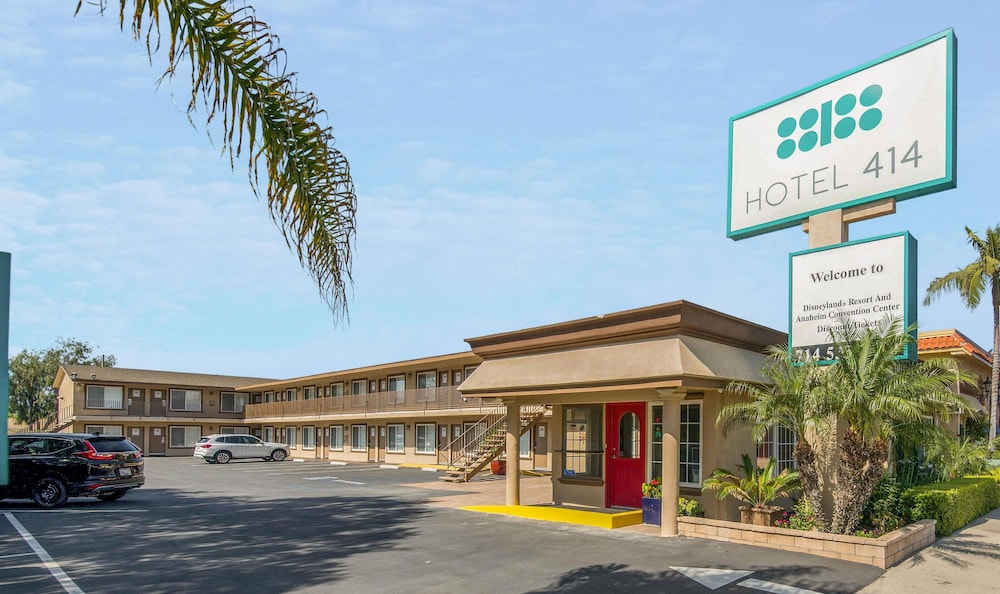 Hotel 414 Anaheim 58/66