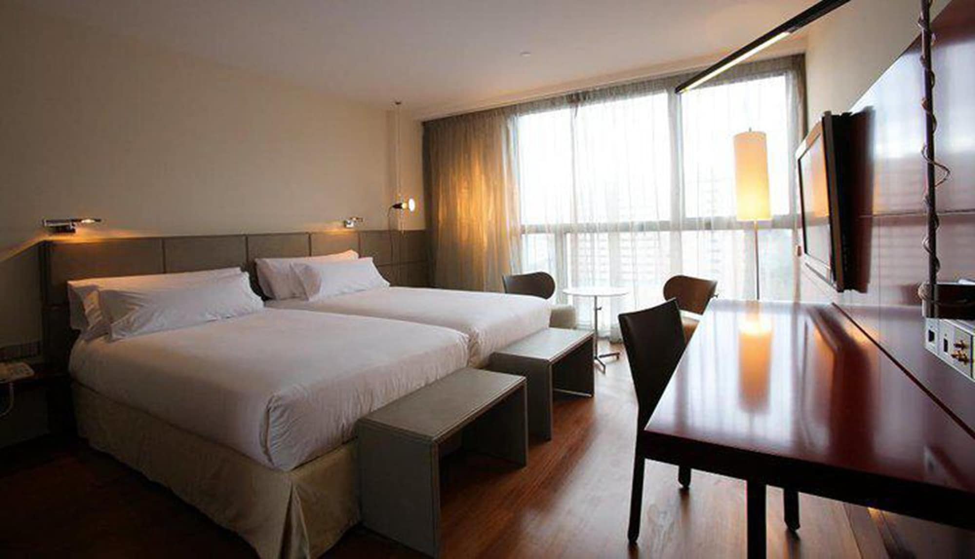ROOM, DOUBLE BED