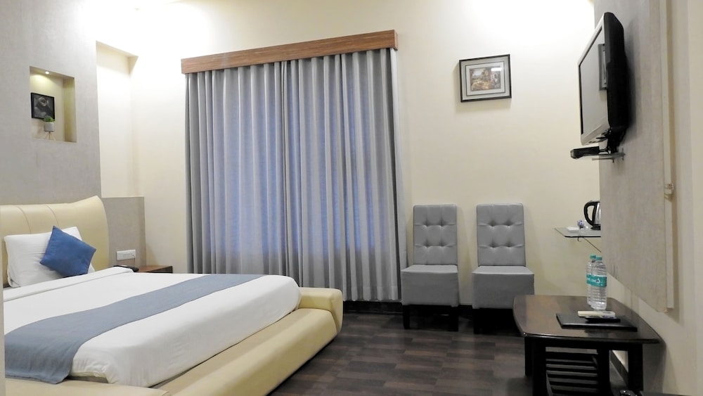 Hotel Sai Miracle 17/49