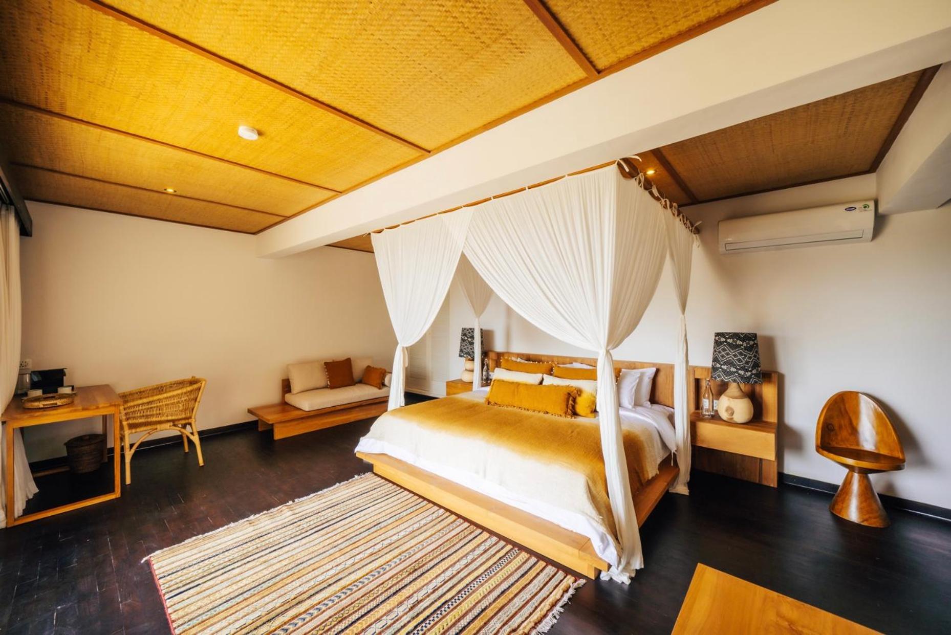 Vyoman, Suite, Rice Field View