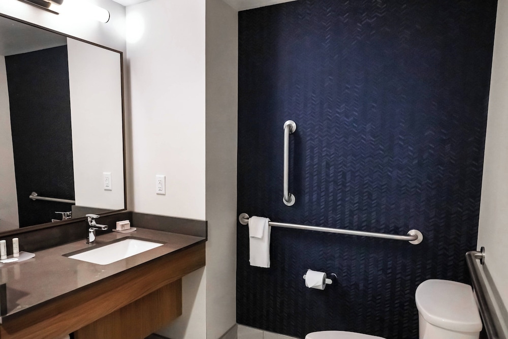 Room, King Bed, Accessible
