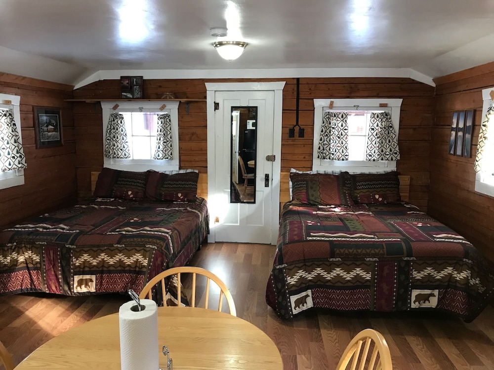 Grandview Cabins & RV Resort 40/50