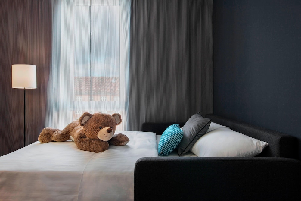 Moxy Copenhagen Sydhavnen 32/56