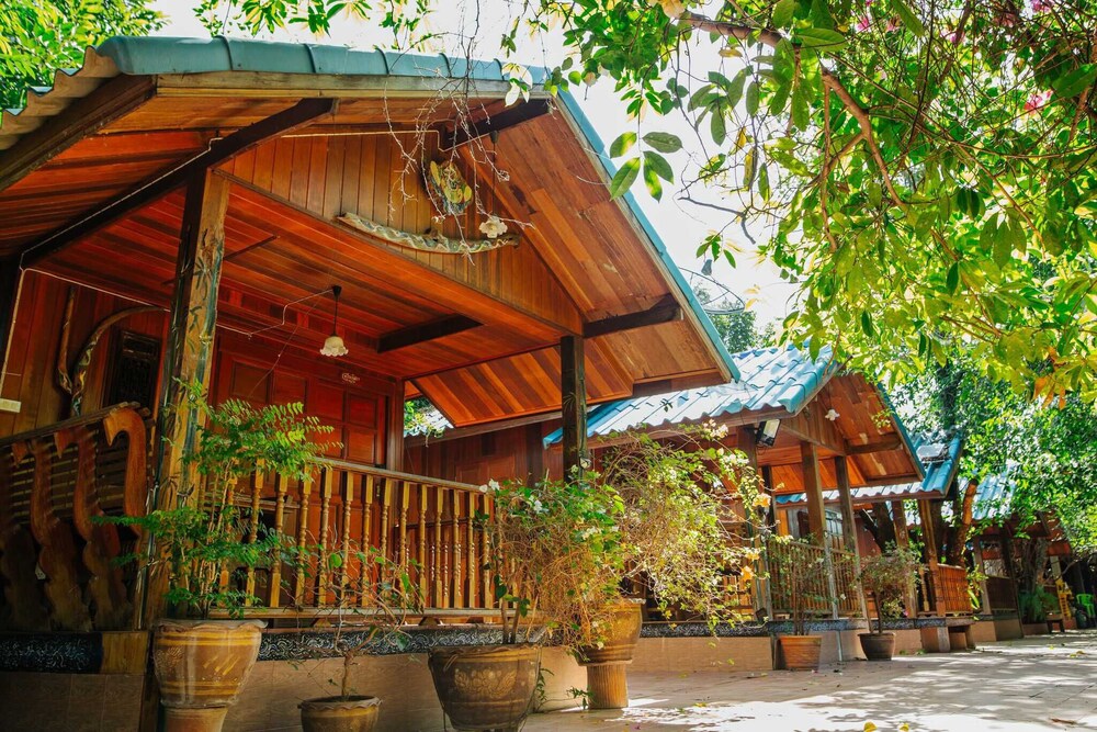 Klong Suan Plu Resort 3/50