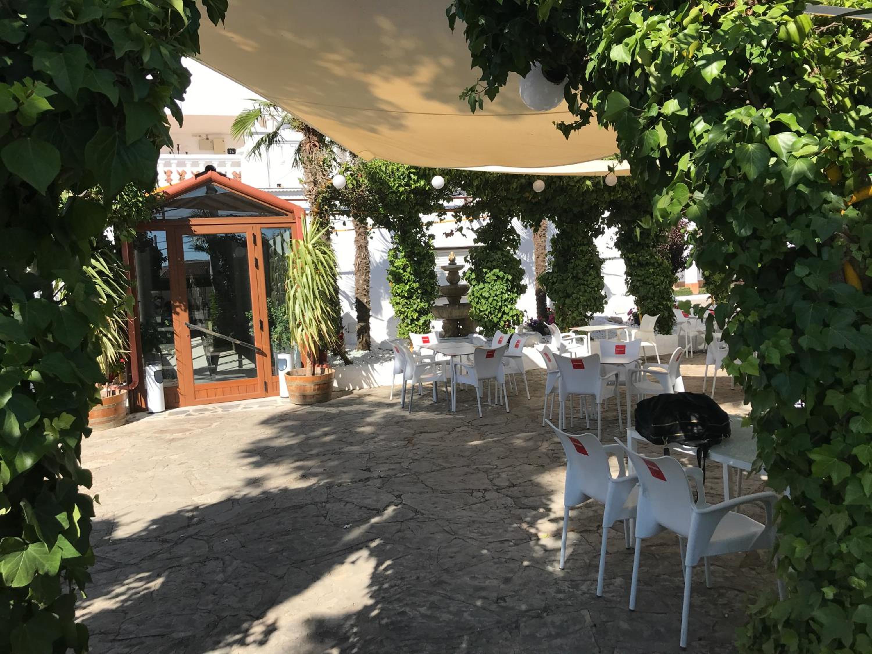 Hotel Restaurante Santa Cruz 52/57