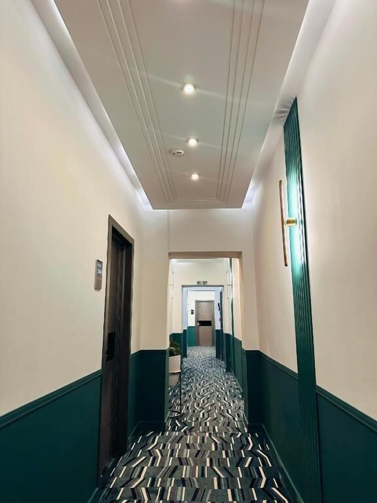 Mildom Premium Hotel 30/45
