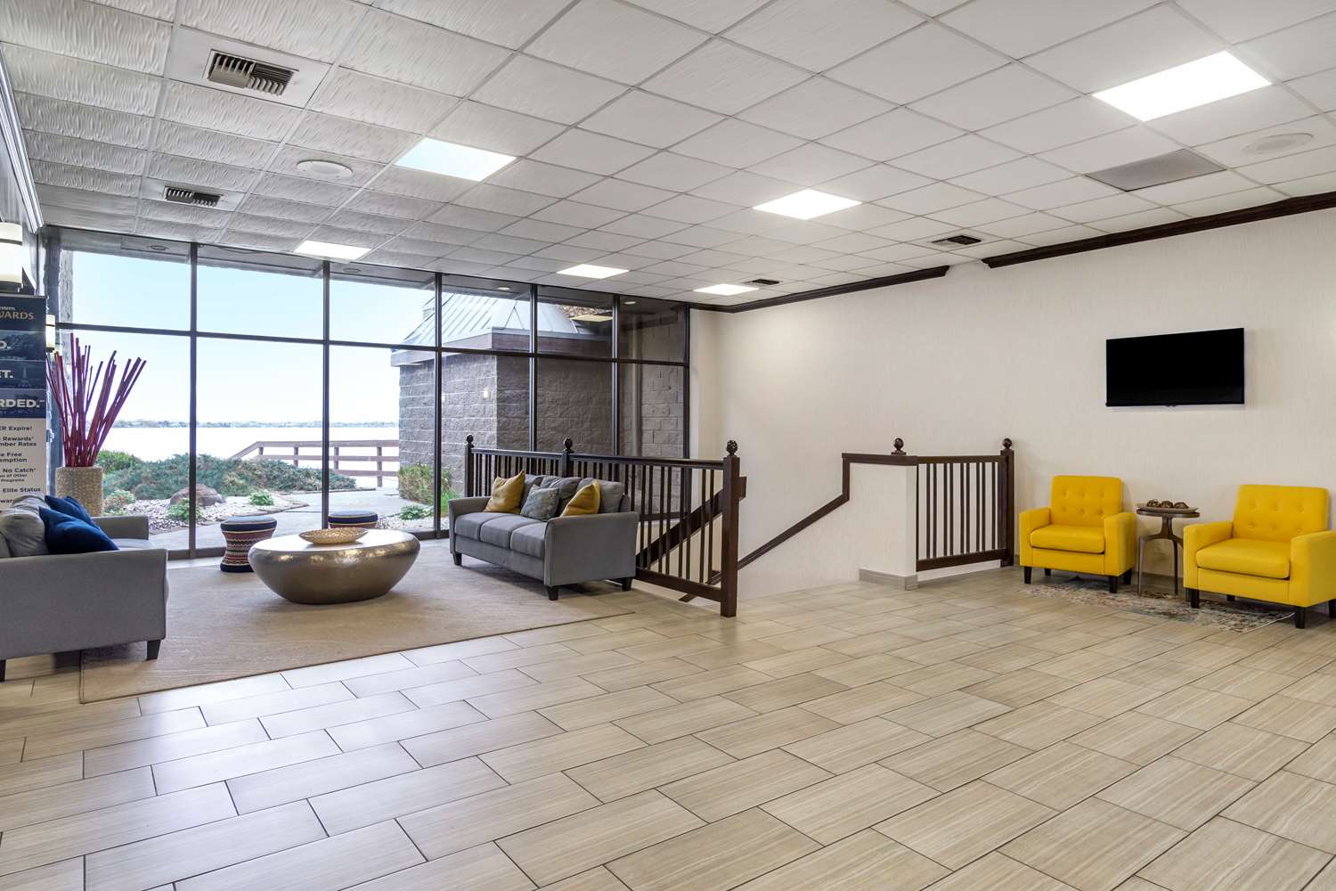 Best Western Plus Lake Front Hotel 31/51