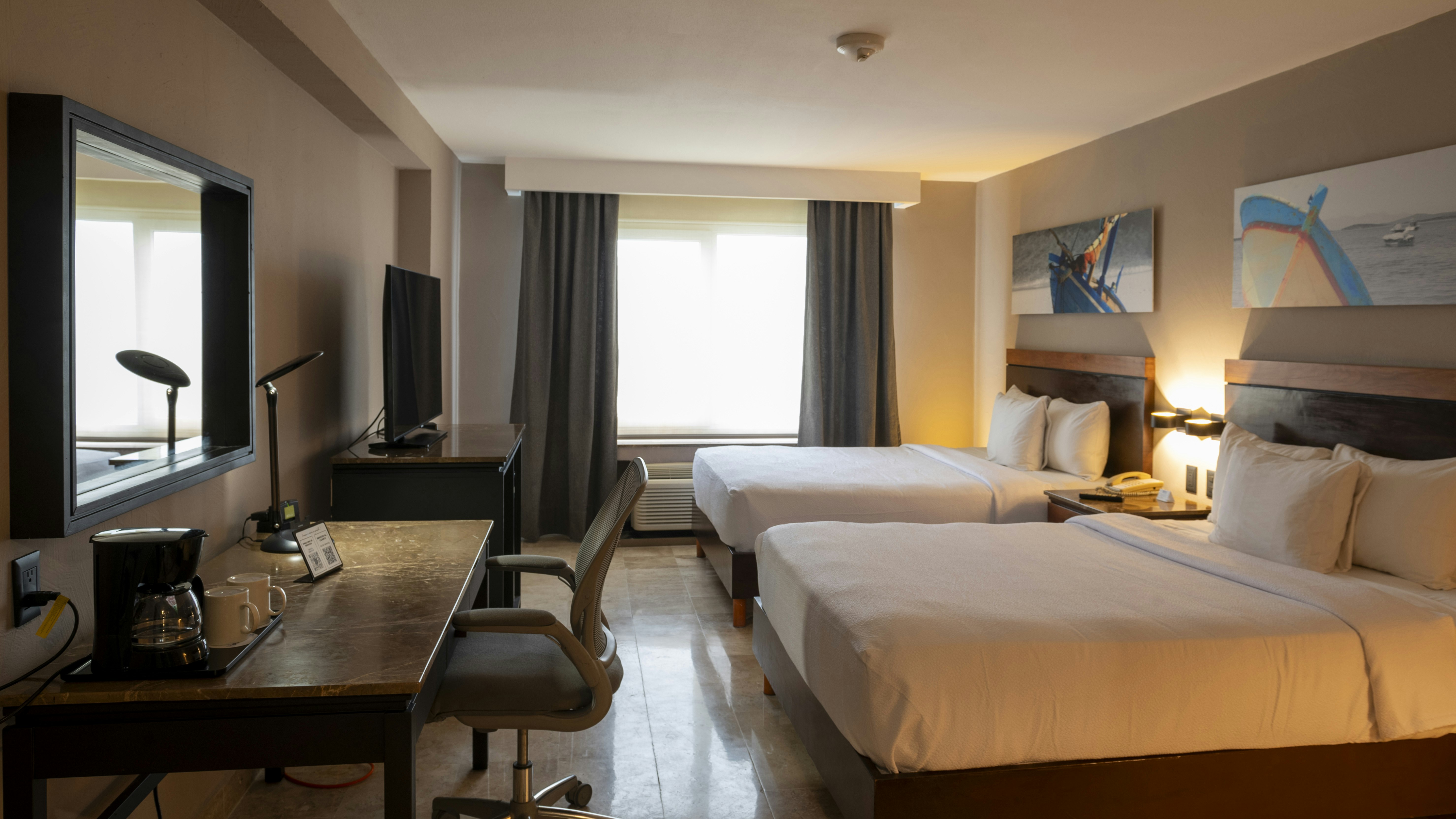 Room, 2 Queen Beds, City View