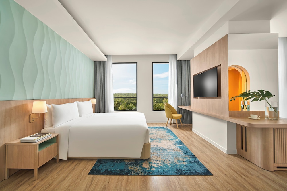 Family Suite, King Bed, Bunk Bed, Forest View