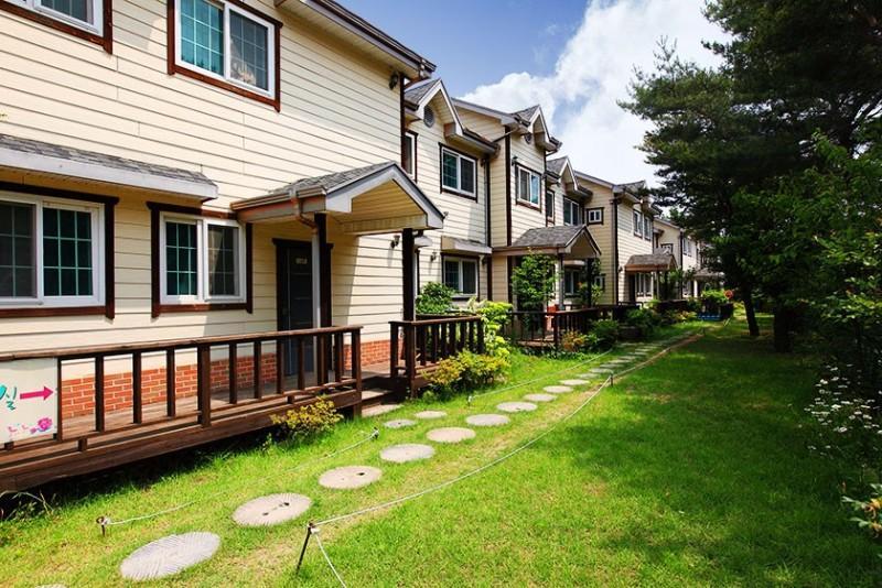 Gyeongju Lakeside Waltz Pension 15/22