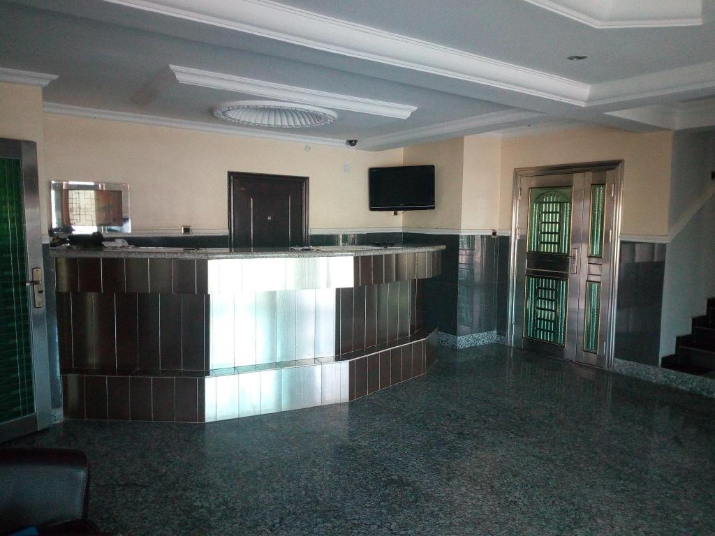 Modroy Hotel And Suites 4/14