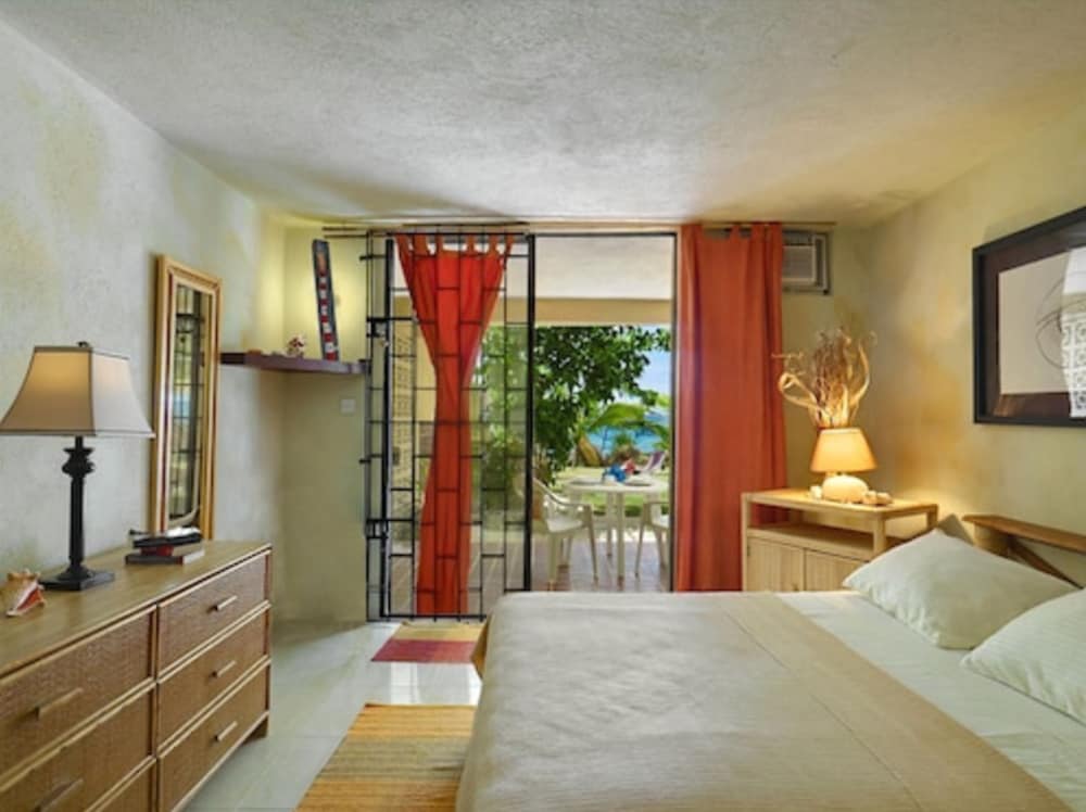 MoonRaker Beach Hotel 11/50