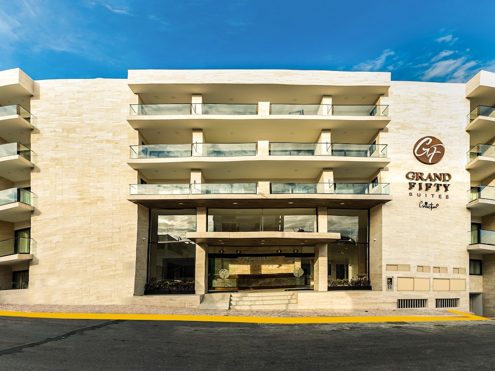 Grand Fifty Suites 7/65