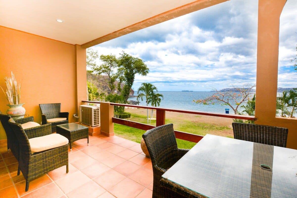 Spectacular - Spacious unit in Flamingo in front of the beach 17/34