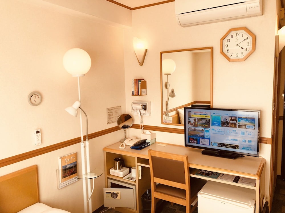 Toyoko Inn Okayama Eki Nishiguchi Hiroba 51/53