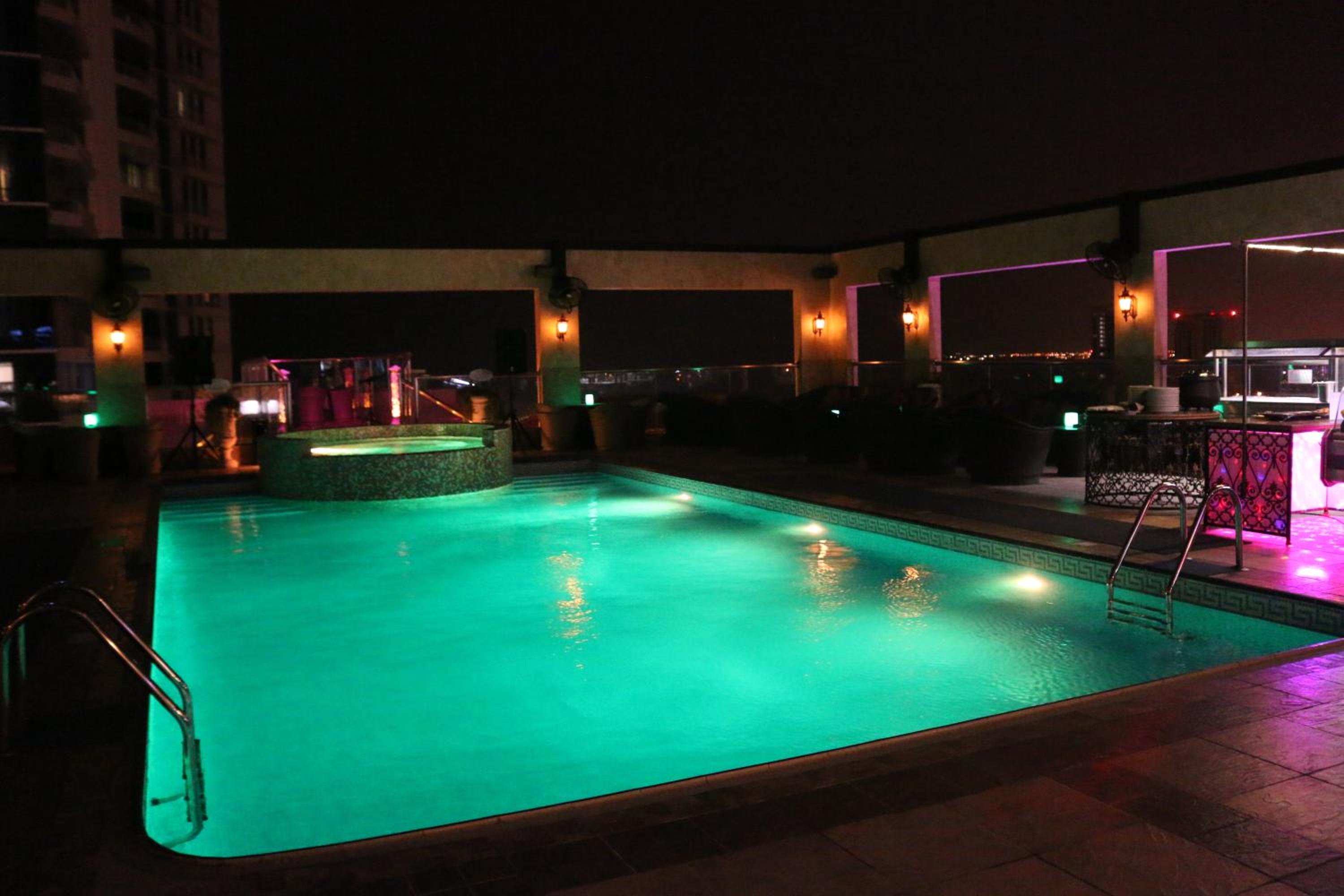 City Center Hotel 12/18