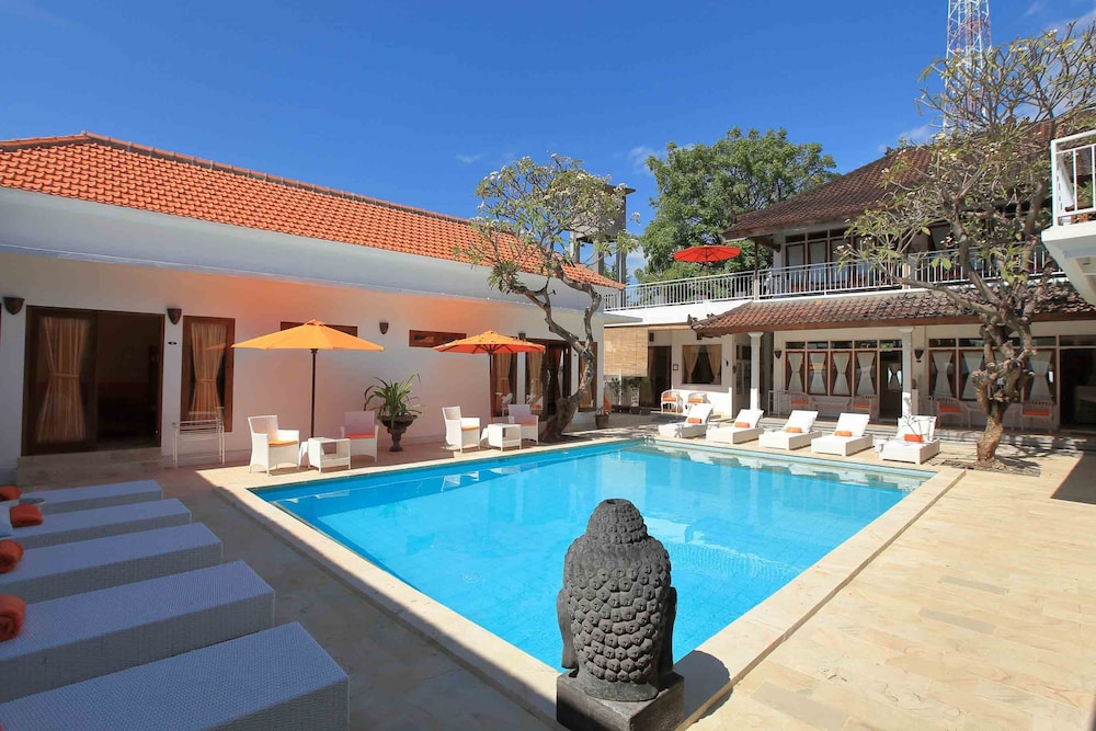 Villa Agung Beach Inn 2/65