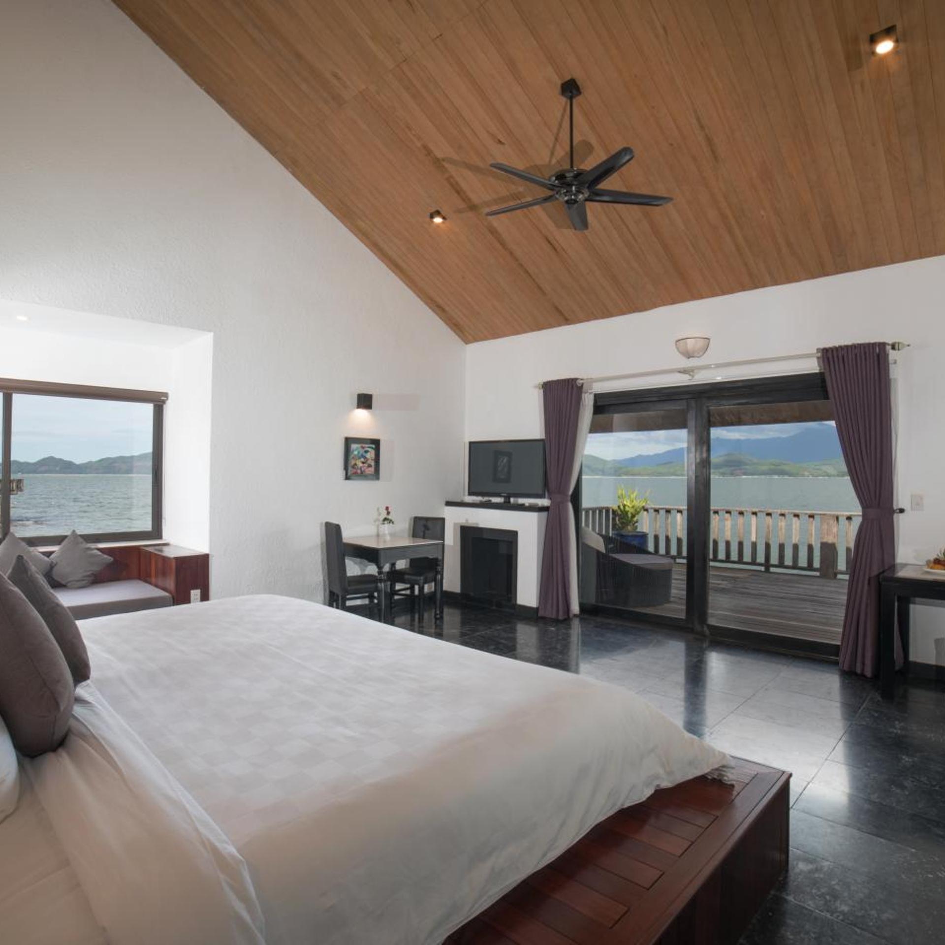 2 Bedrooms Water Pool Villa