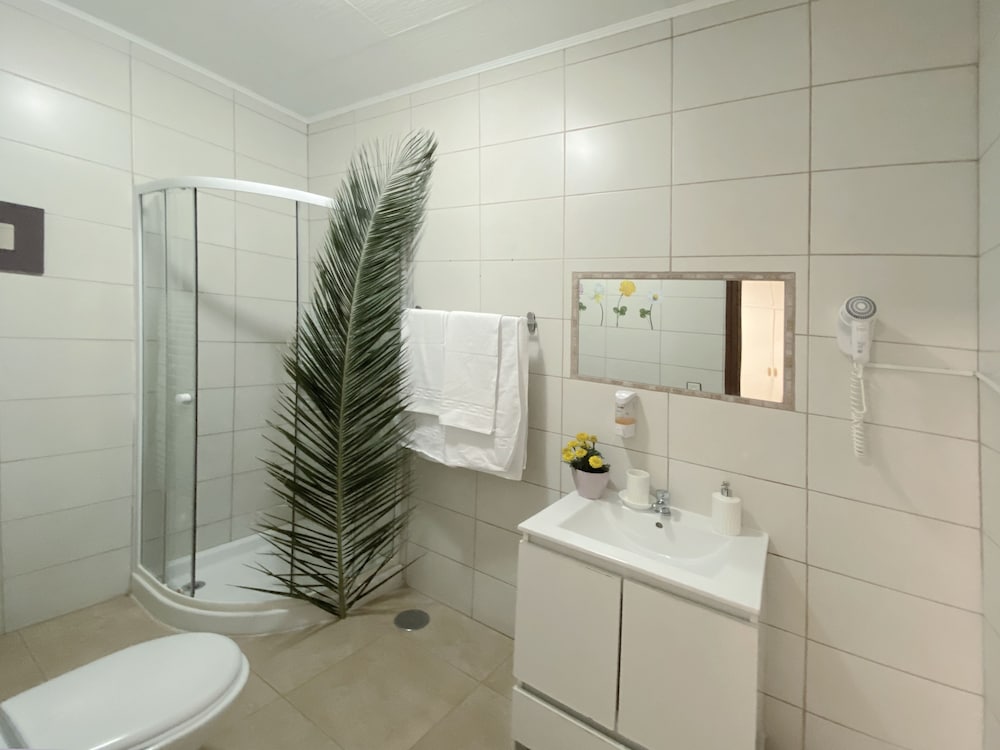 Hostal Azahara 68/70