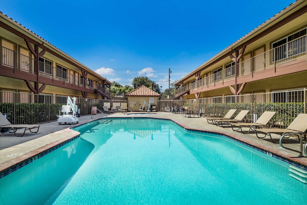 Best Western Corona Hotel and Suites 5/33