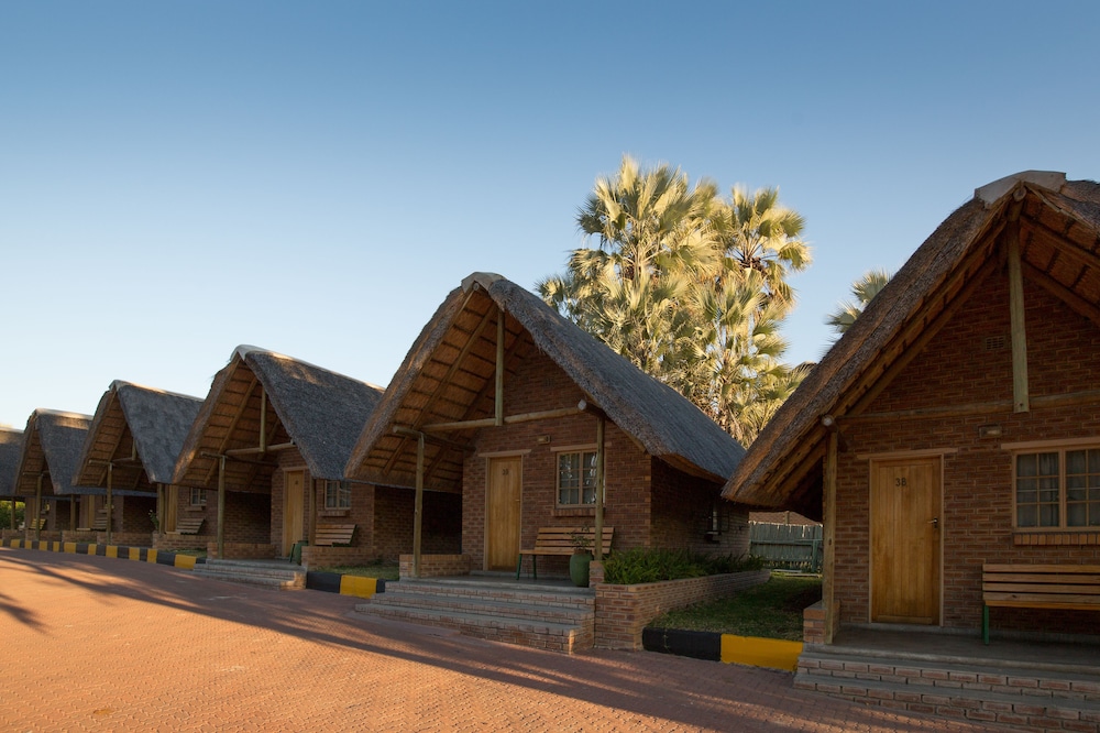 Maun Lodge 43/45