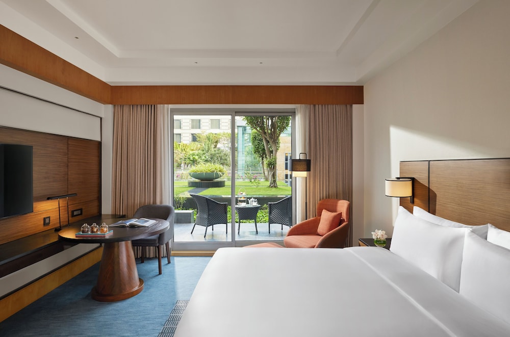 Grand Hyatt Mumbai Hotel and Residences 23/75