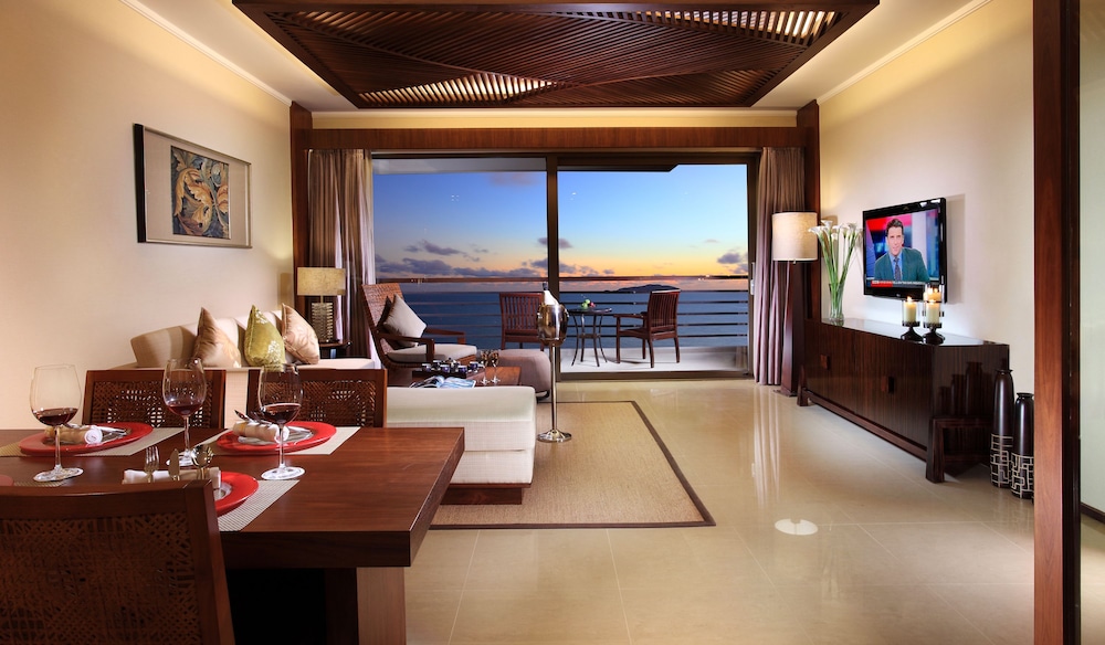Pullman Oceanview Sanya Bay Resort and Spa 50/76