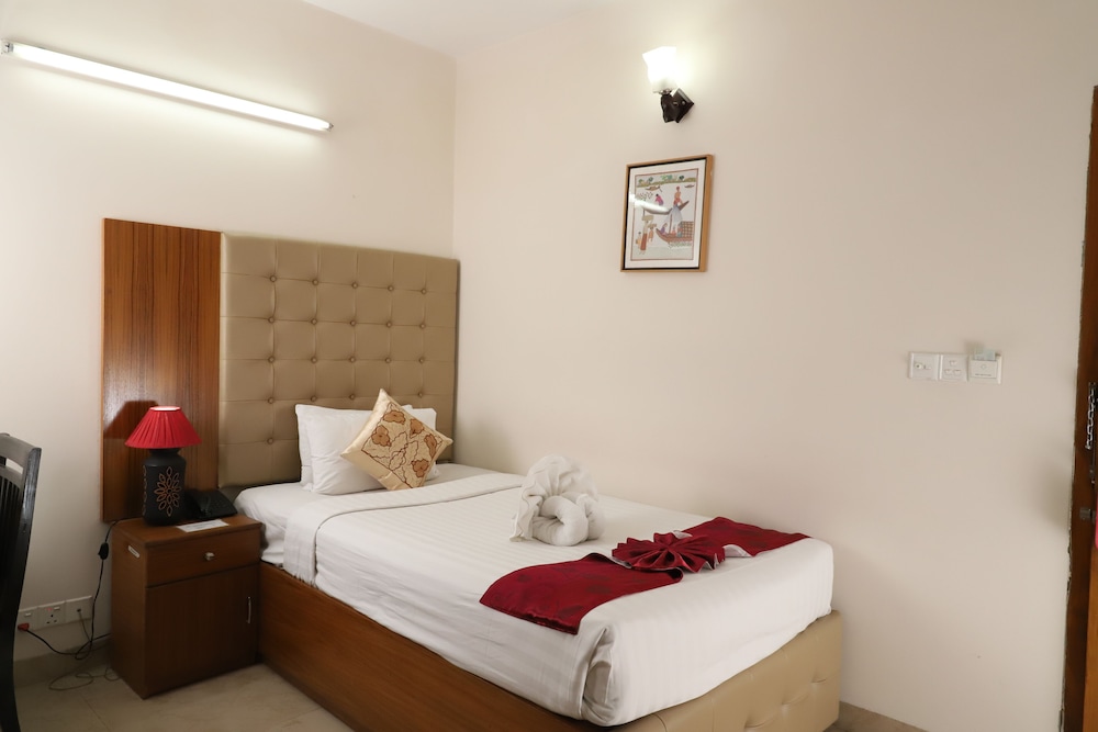 Dhaka Golden Inn 14/48
