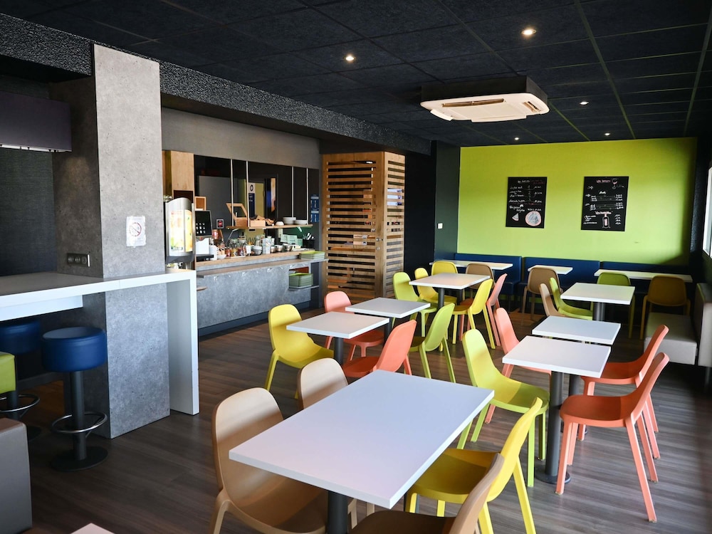 Ibis Budget Laval 49/67