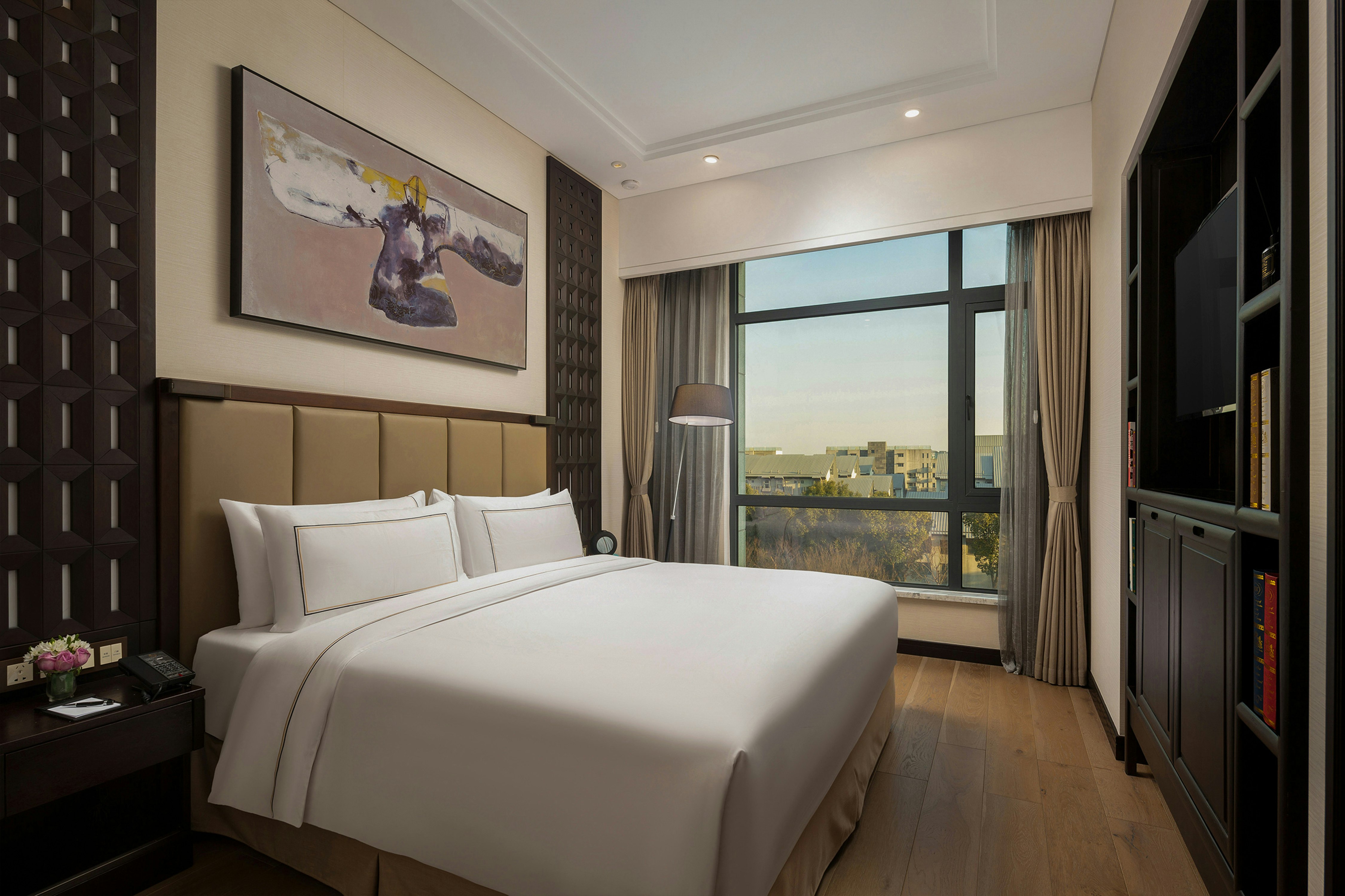 Deluxe, Suite, King Bed, Garden View