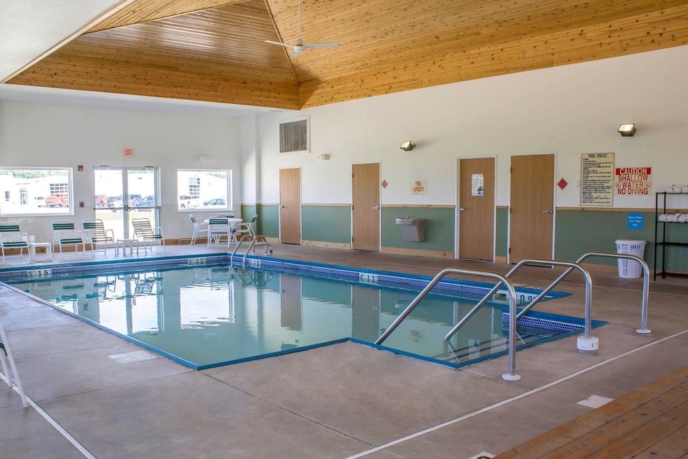 Sleep Inn & Suites Charles City 3/54