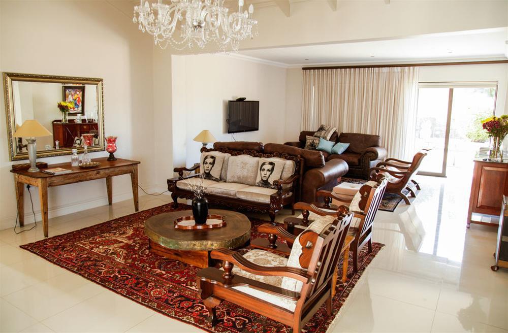 Hilltop Guesthouse 15/22
